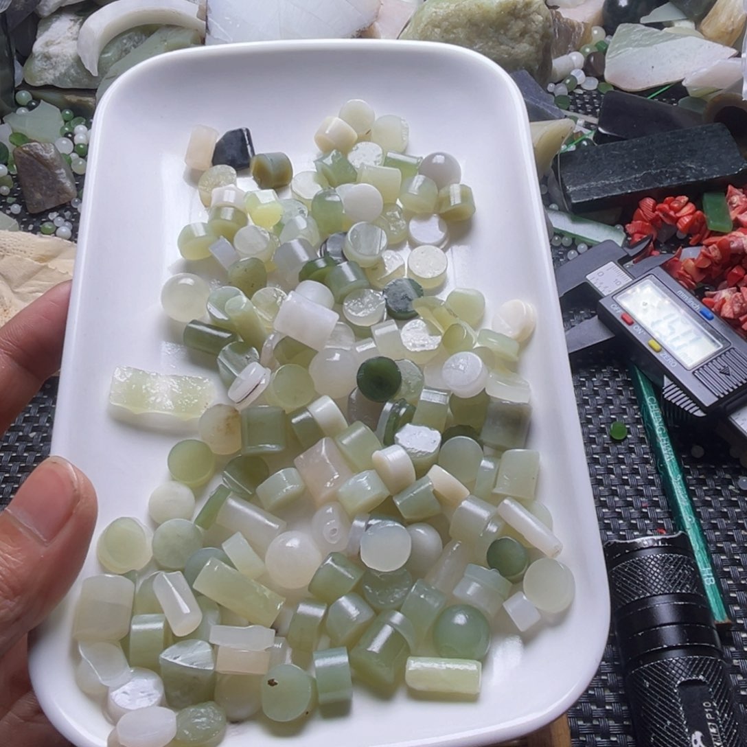 和田玉（糖玉）未镶嵌挂件