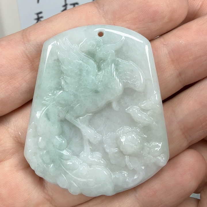 翡翠挂件未镶嵌翡翠