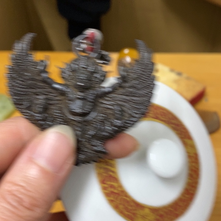 瓷片哈中古工艺品一件