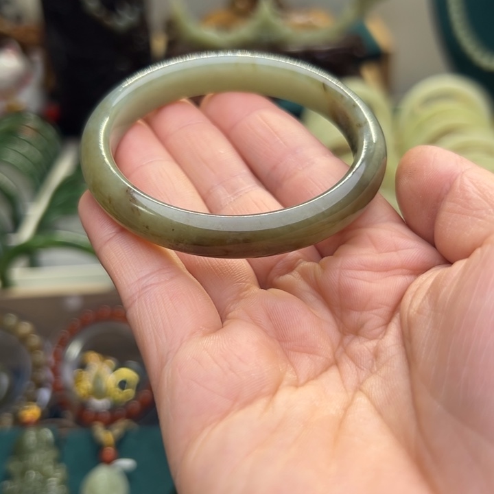 和田玉手镯未镶嵌54.7圈围10216