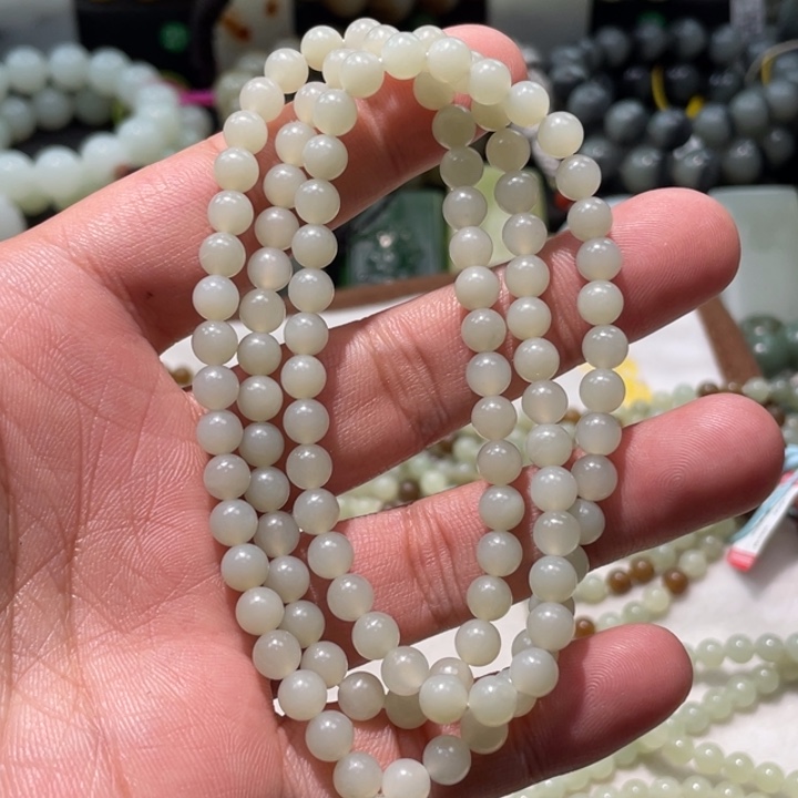 和田玉未镶嵌手串新疆且末青白卡6柔光108