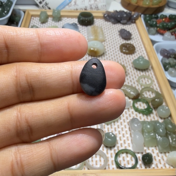 和田玉未镶嵌珠宝半成品