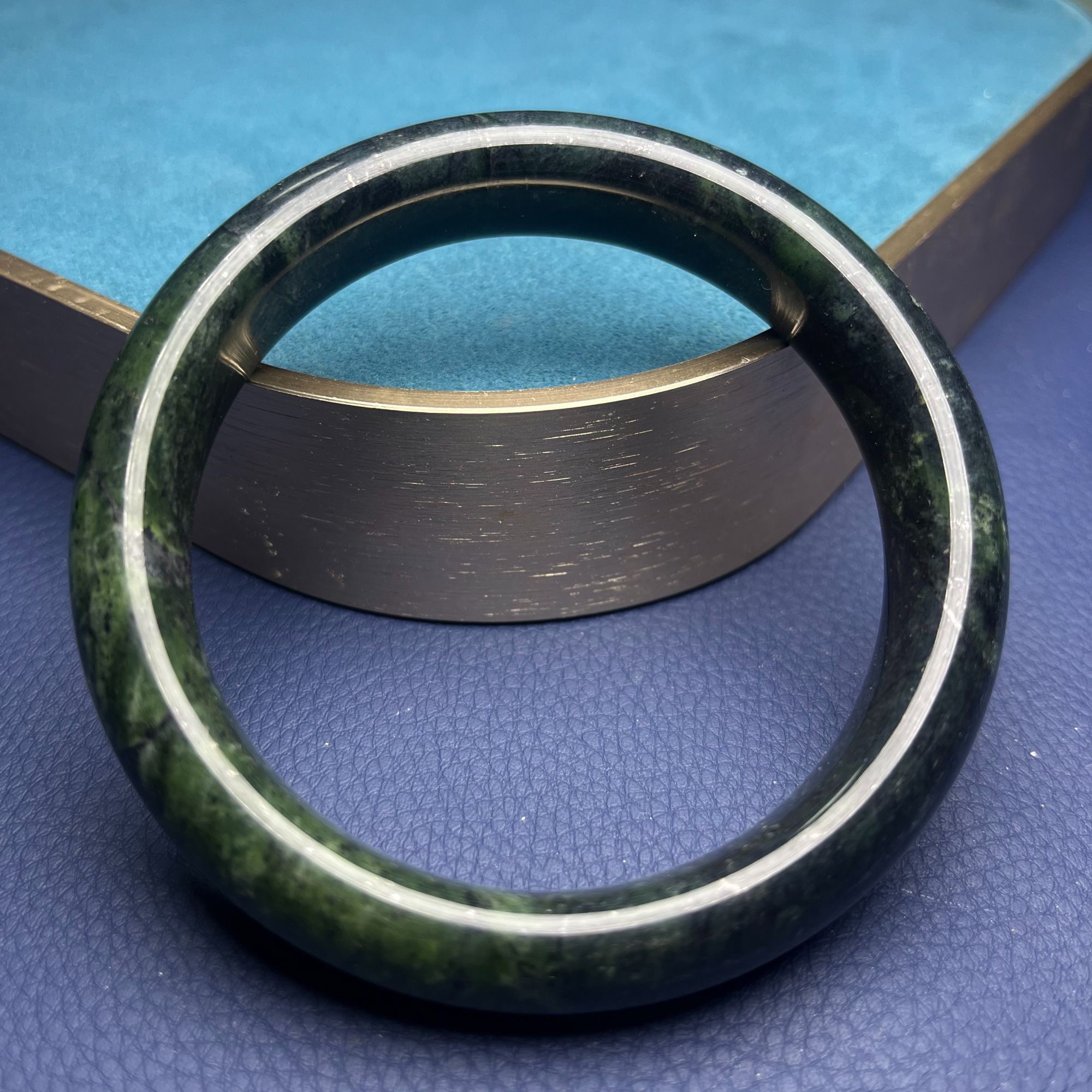 天然西藏藏玉药王石 中宽冰翠飘花手镯 （多样性发货 拍一发一）