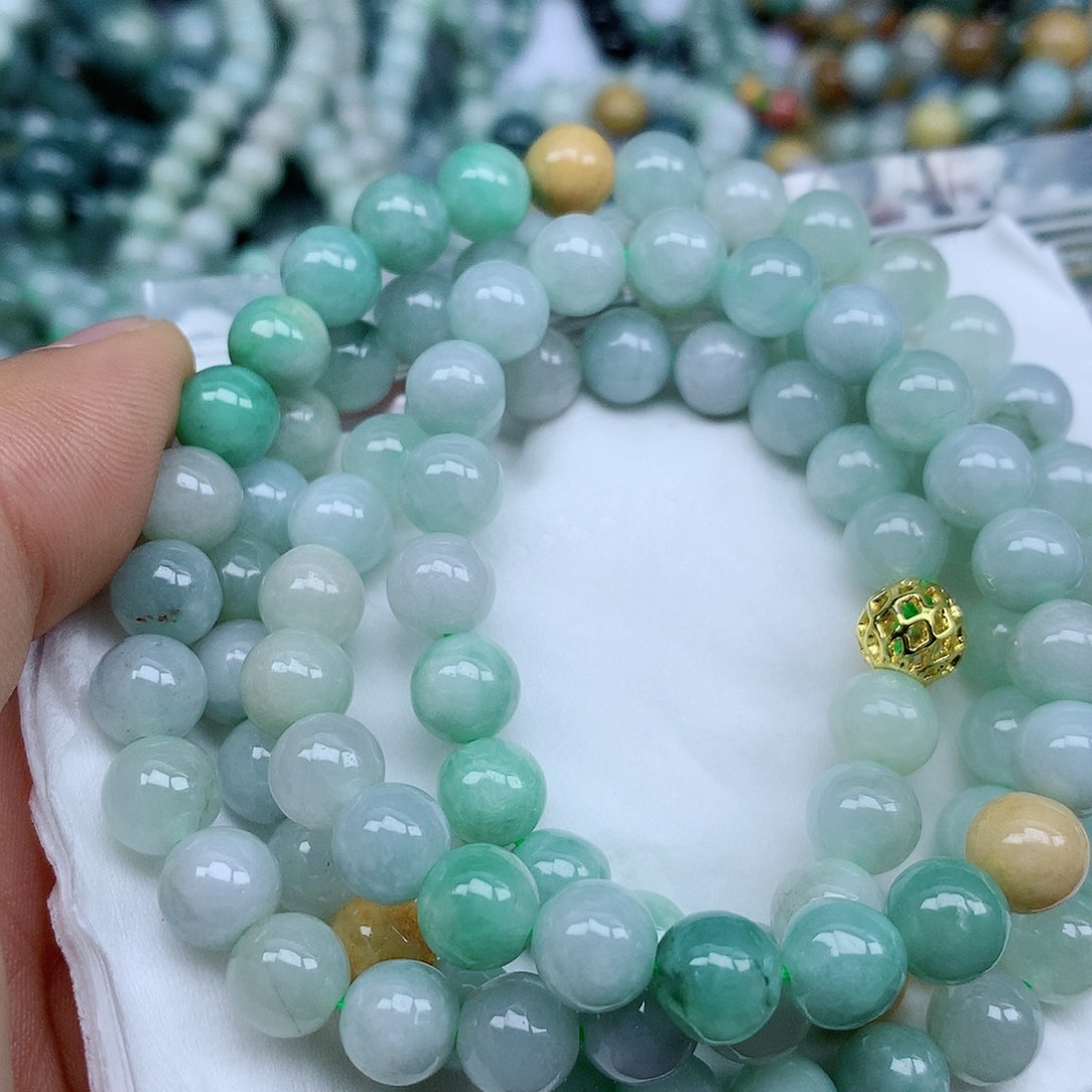 翡翠颈饰未镶嵌手串