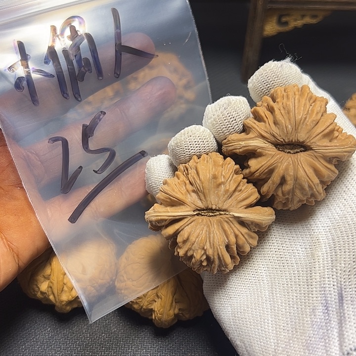 文玩核桃吊坠木*人核桃