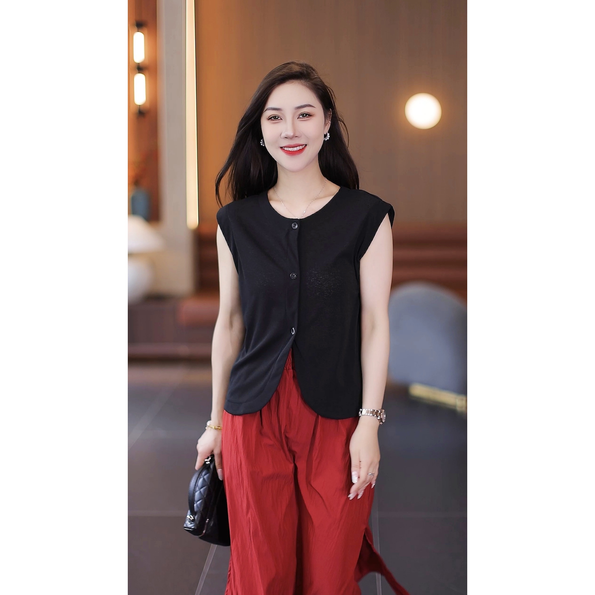 流行时尚女装夏季套装新款无袖露肩轻奢显瘦上衣宽松半身裙两件套