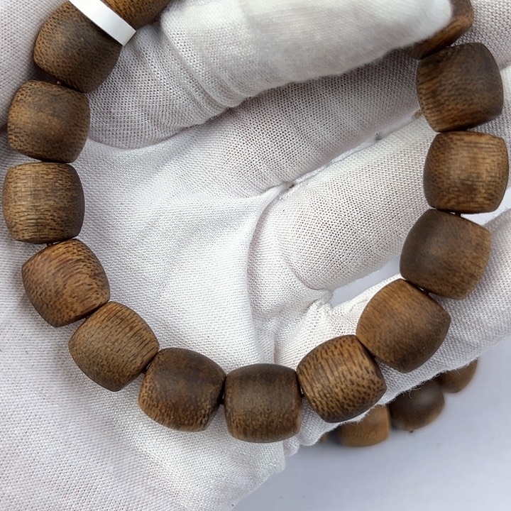 沉香手串芽庄1.2树心油