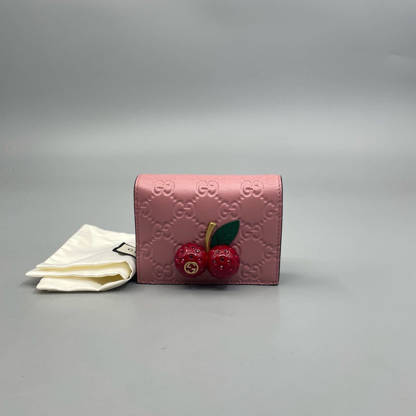 95新 GUCCI/古驰 Gucci 压纹樱桃小钱包卡包 尺寸11*8 A3865