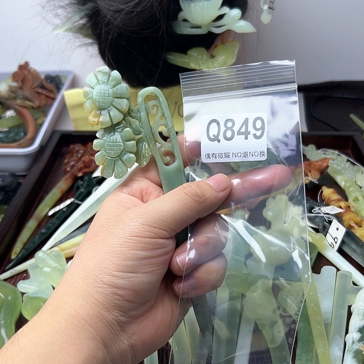 蛇纹石玉发饰合金滴**杰