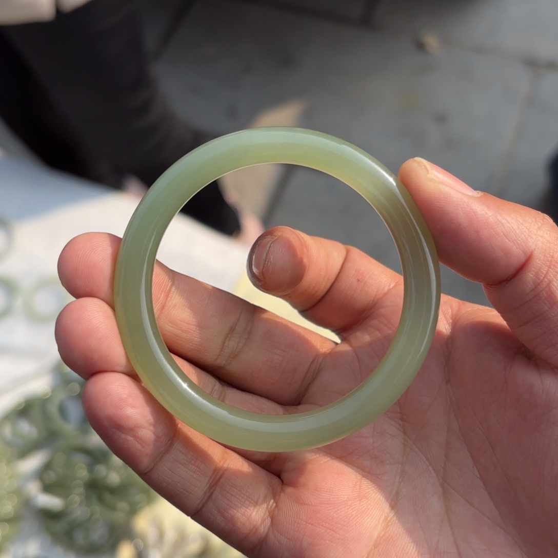 和田玉手镯55圈口未镶嵌定制不退换