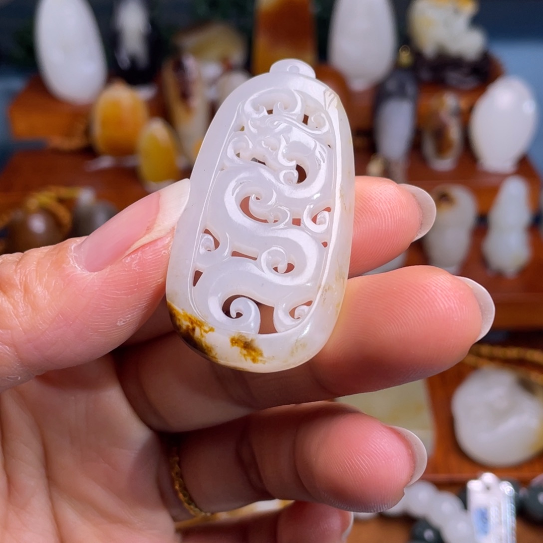 和田玉未镶嵌颈饰