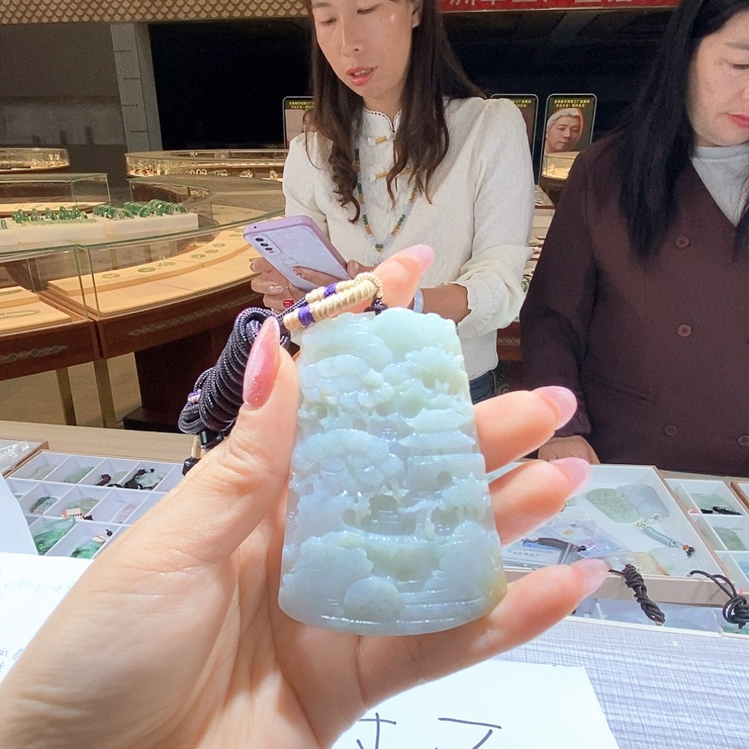 翡翠颈饰未镶嵌一个