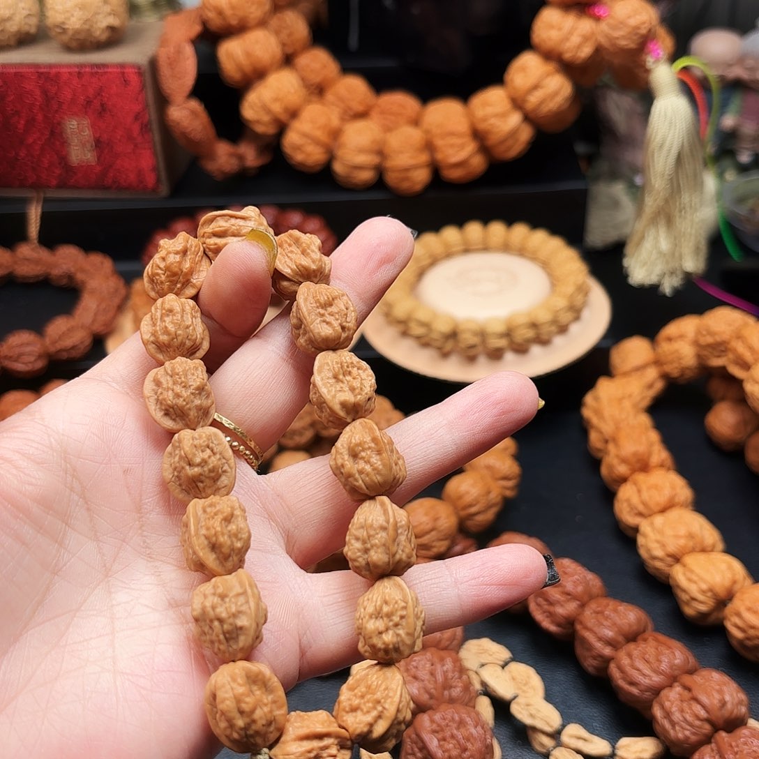 张***亮文玩核桃把件核桃手持