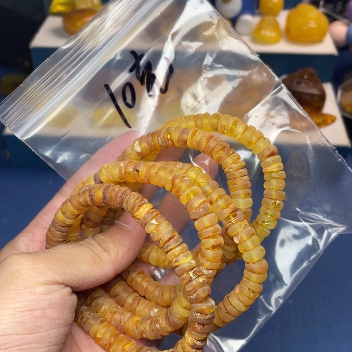 未镶嵌琥珀珠宝奇石