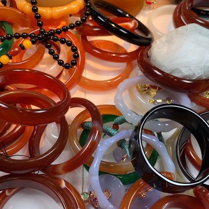 清***清玛瑙/玉髓未镶嵌手镯