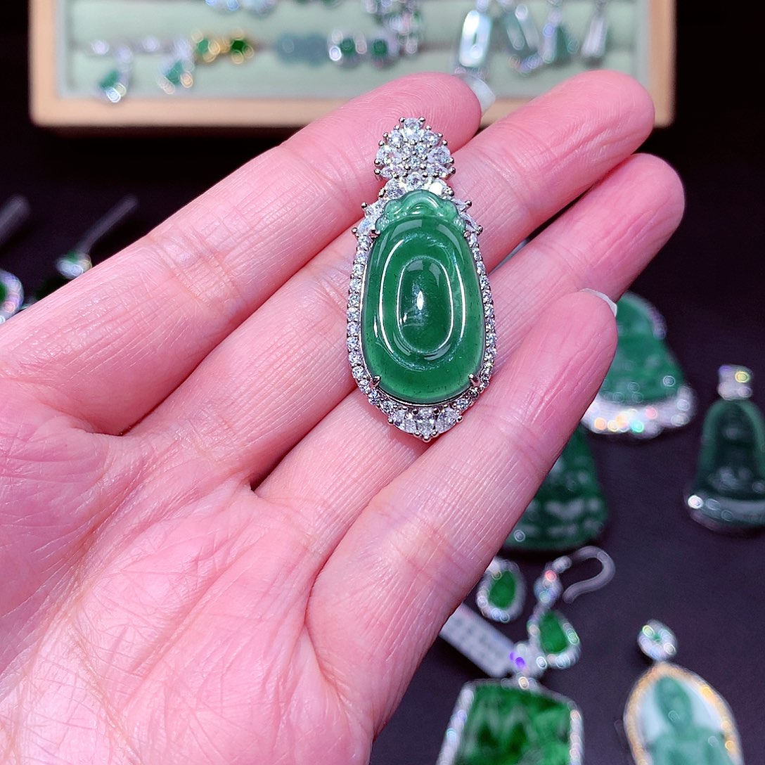 【闪购商品】翡翠吊坠(不含链)未镶嵌