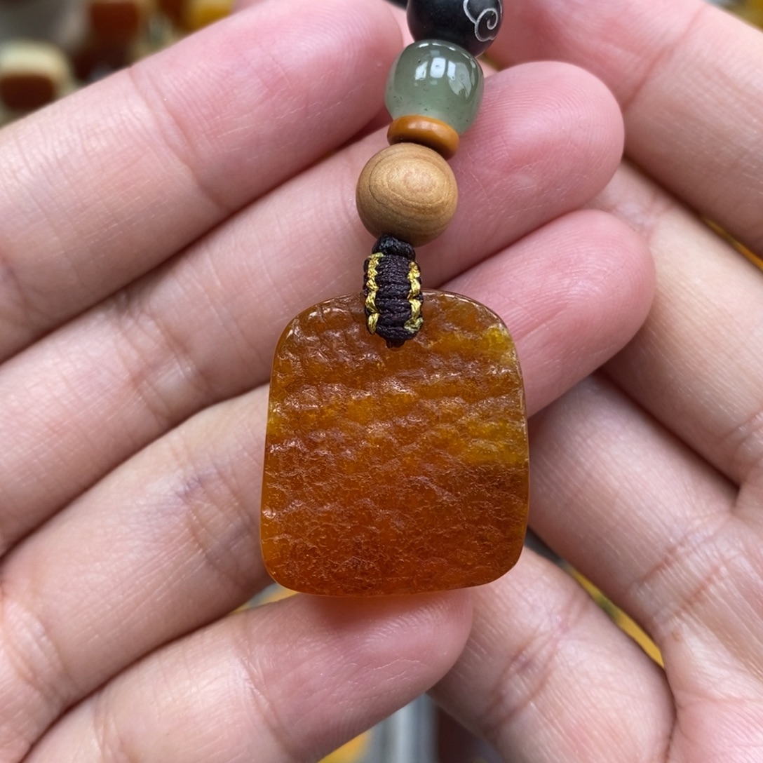 蜜蜡未镶嵌珠宝奇石