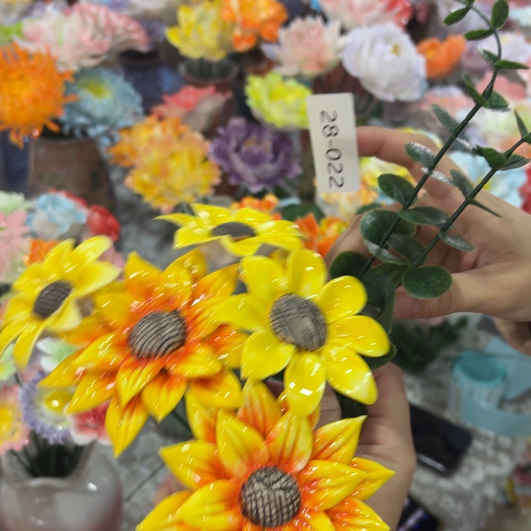 2833 陶瓷花拍满20元发货，退款拉黑