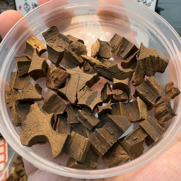 马老奇老料八分沉10克，坚果香咖啡香