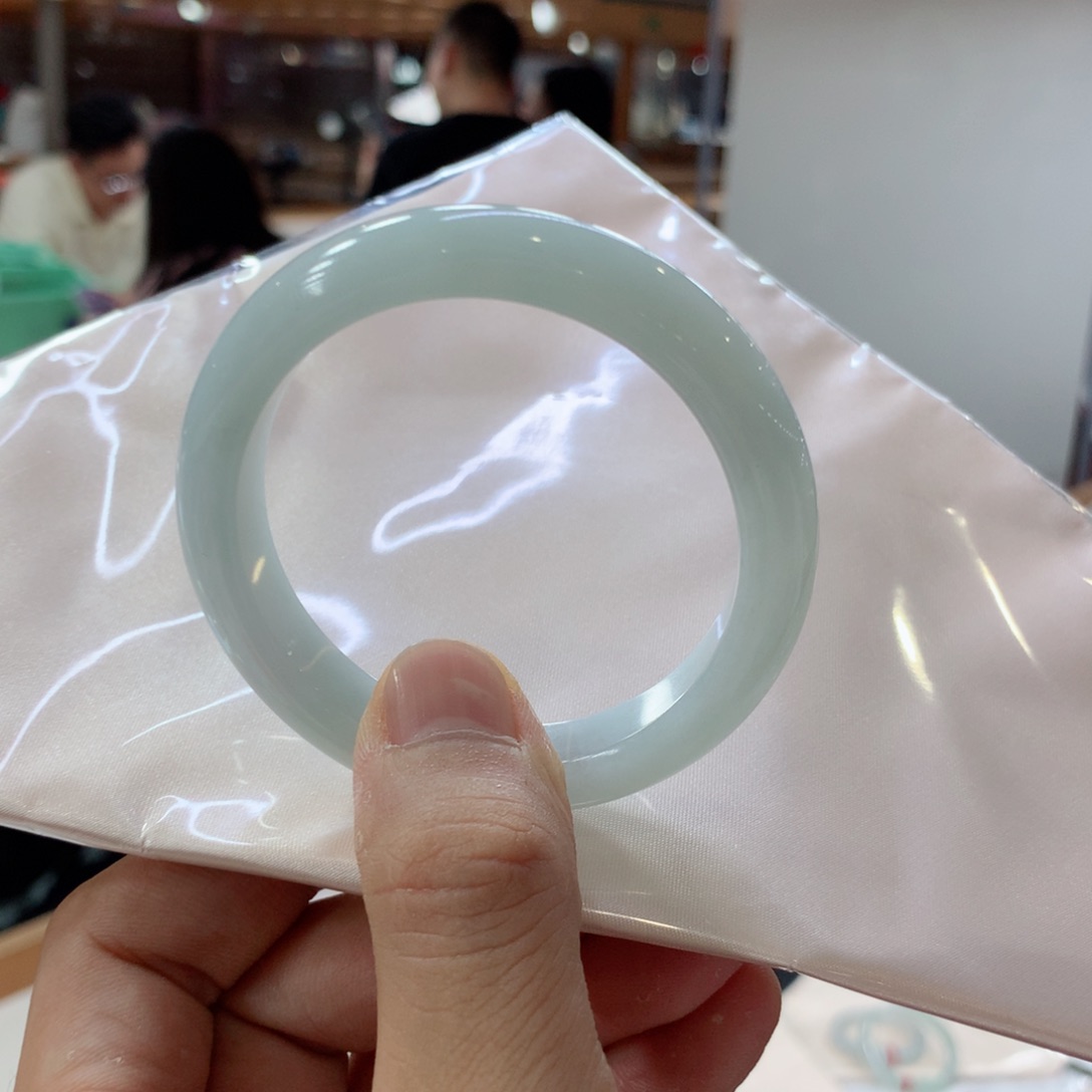 翡翠未镶嵌手镯买断