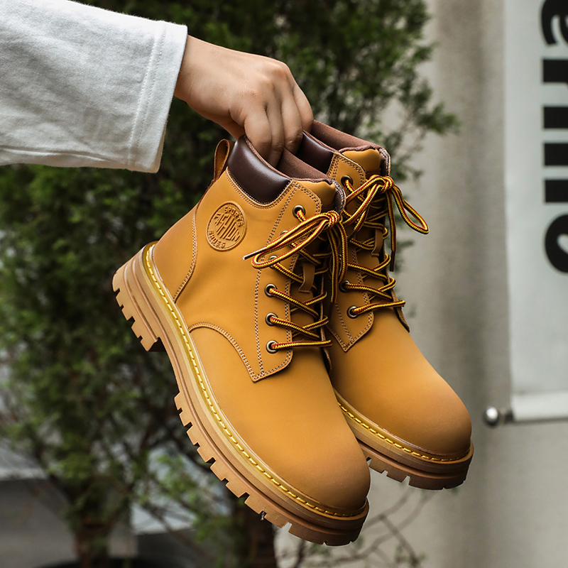 英伦厚底增高情侣户外登山鞋2024年爆款秋季沙漠马丁靴潮款百搭靴