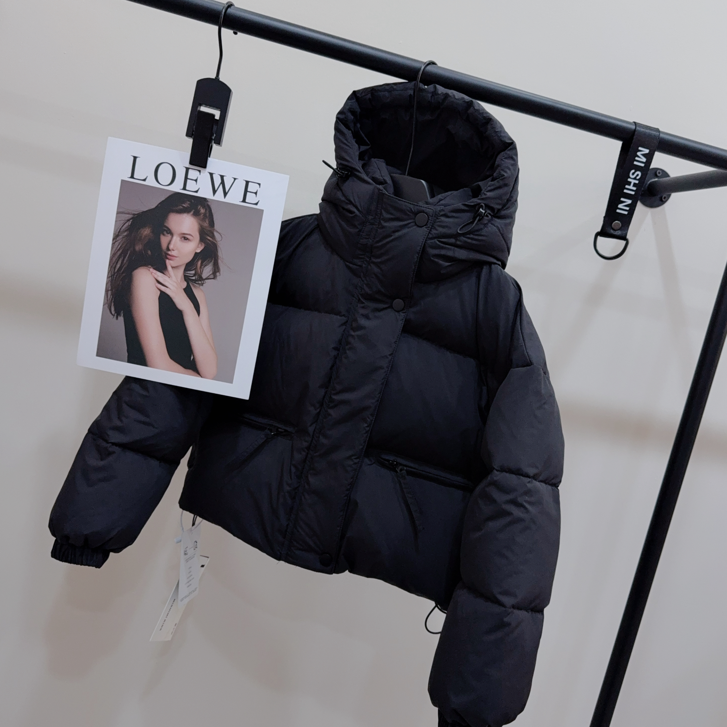 W童品，（现货）<7011编码>(新国标90白鸭绒)黑色面包羽绒服