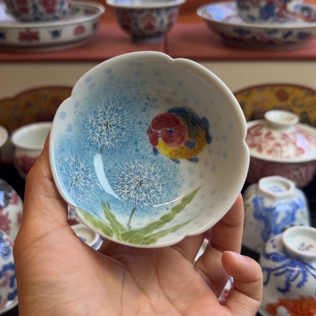 釉下五彩兰寿鱼花口