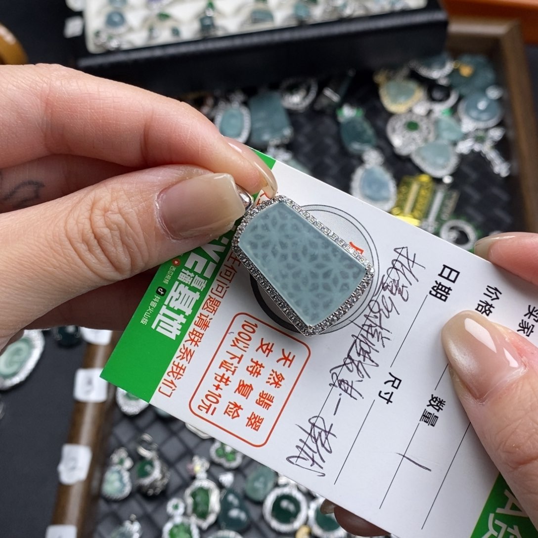 未镶嵌挂件翡翠翡翠