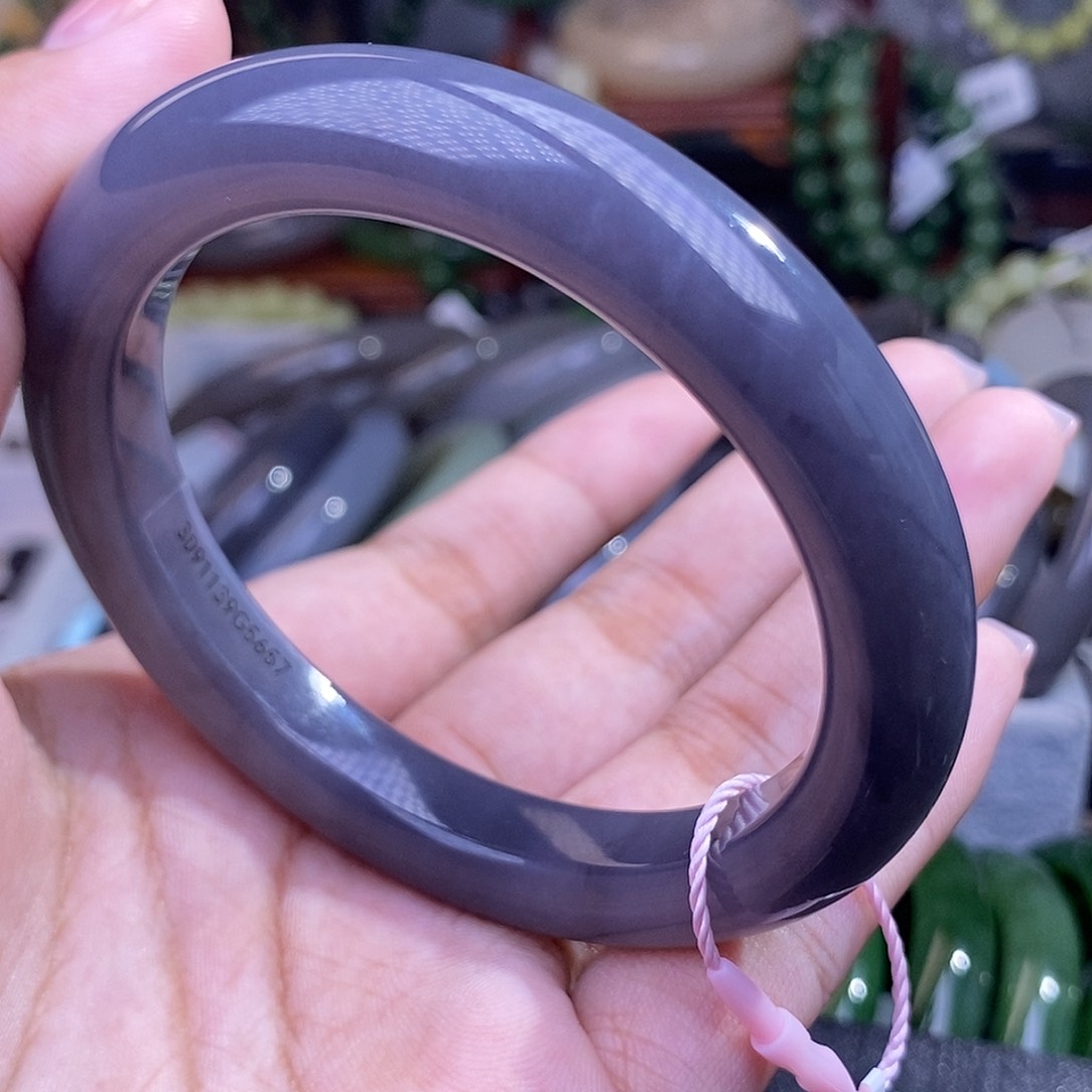 和田玉清货价福利手镯57浓烟紫未镶嵌