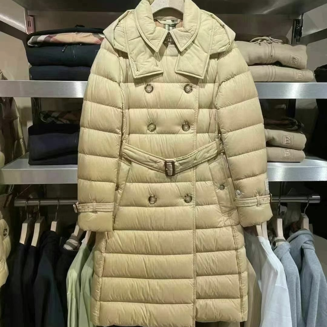 未使用 BURBERRY/博柏利 现货 女士连帽厚款中长款羽绒服