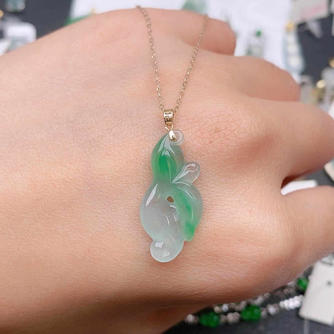 翡翠18K金镶嵌颈饰