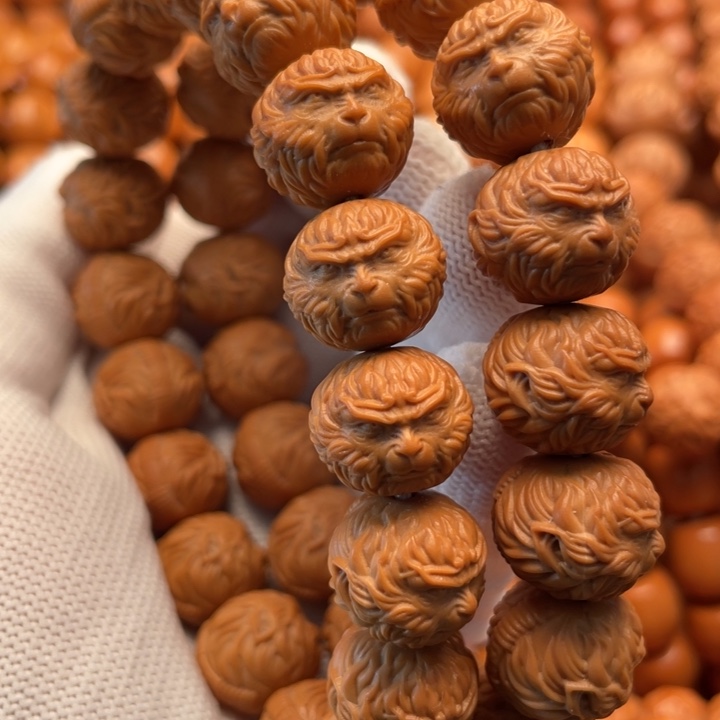 猴头核桃吊坠金****)斗战胜佛