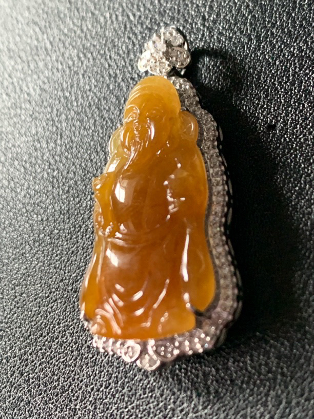 折后缅A翡翠18k真钻吊坠 黄翡财爷 整44-21-10裸32.5-17.5-5mm