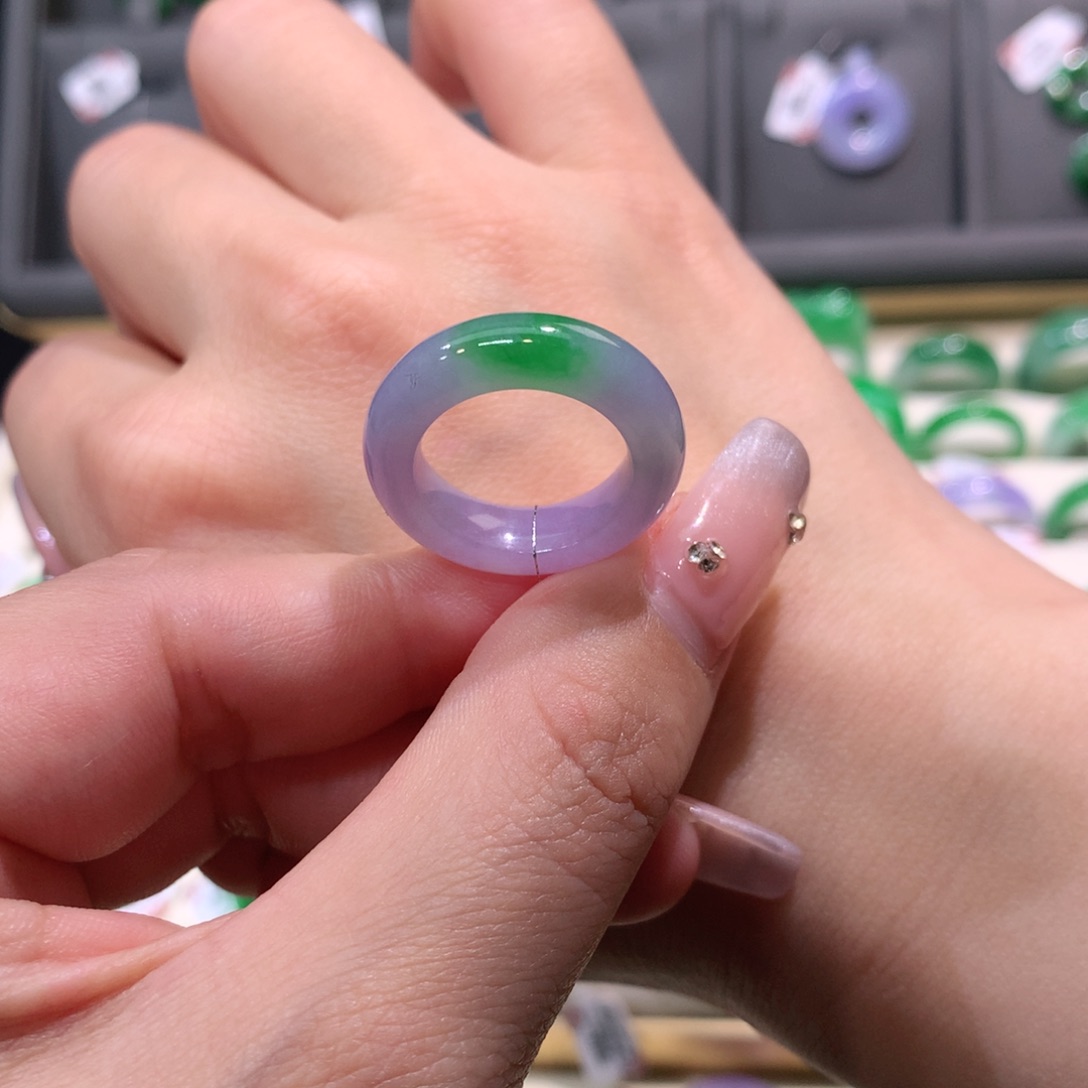 翡翠未镶嵌戒指翡翠