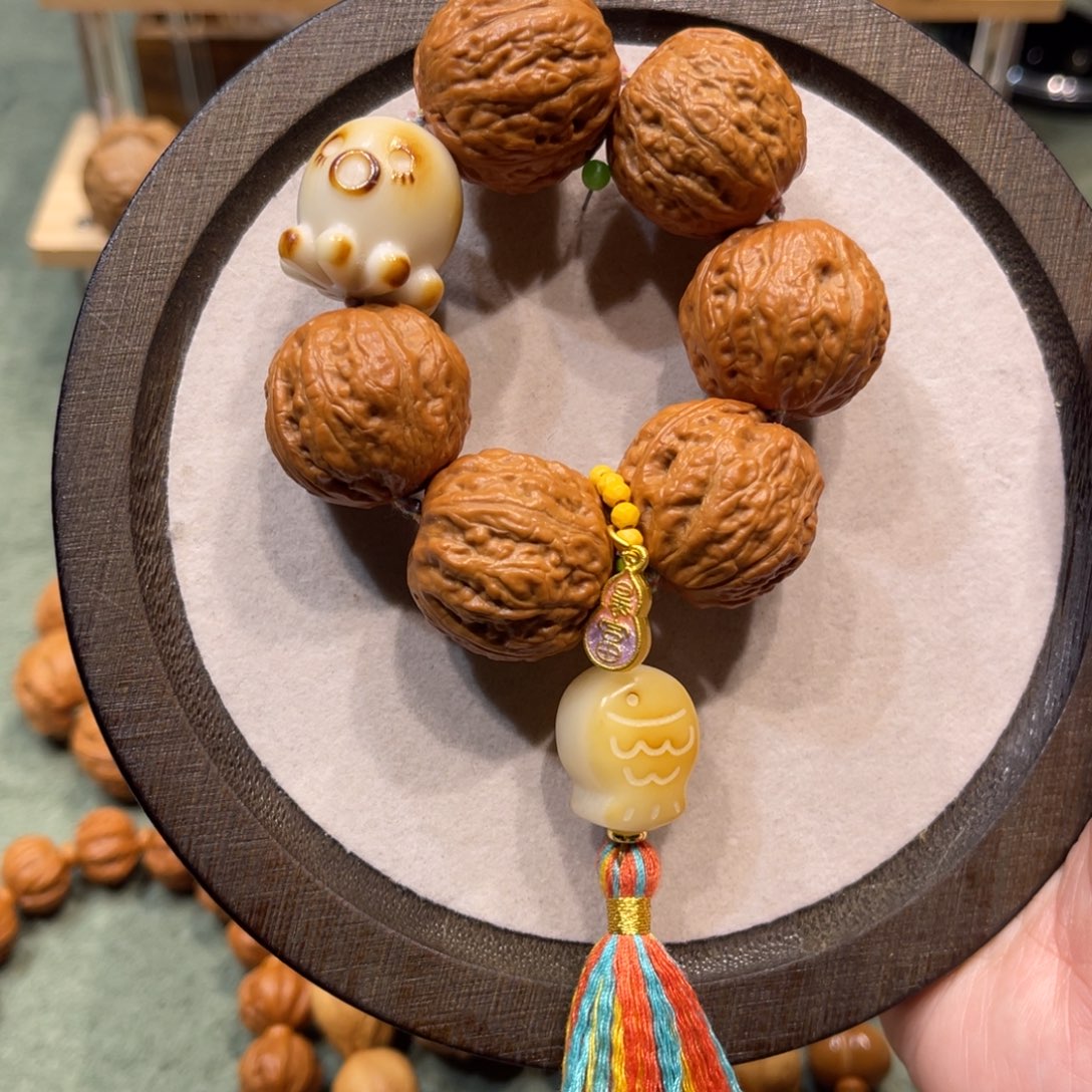 文玩核桃把件年年有鱼设计款