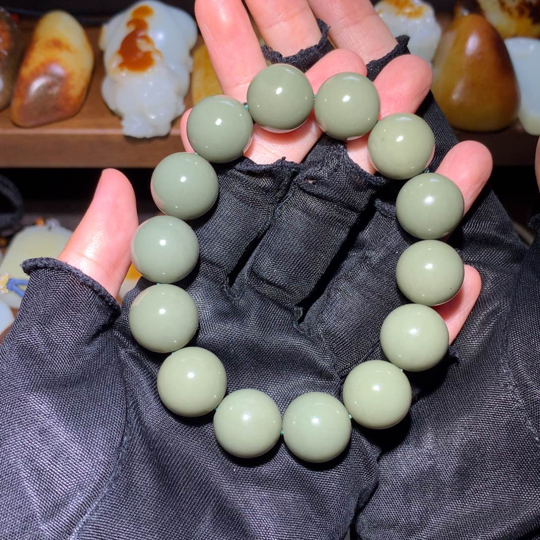 凡***一未镶嵌手串和田玉