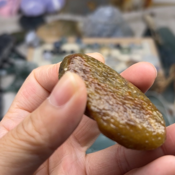 翡翠颈饰未镶嵌毛料