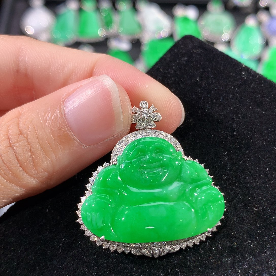 翡翠18K金镶嵌颈饰