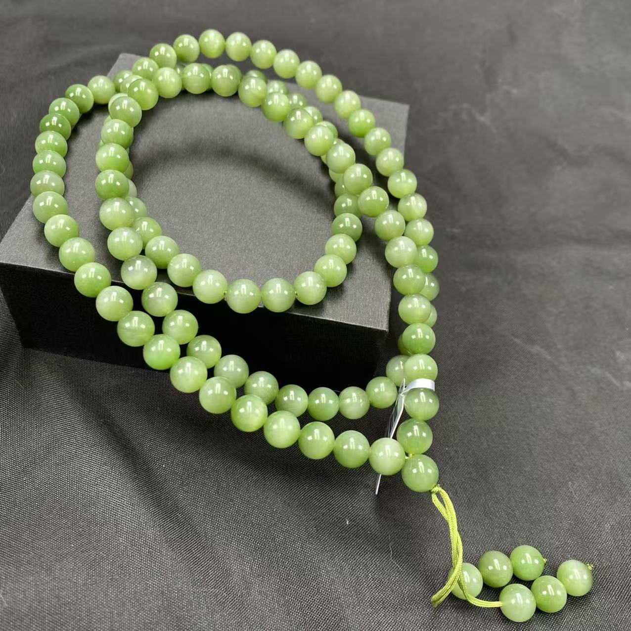 【迈越珠宝】天然和田玉碧玉苹果绿卡8mm猫眼项链108颗配链长链时尚