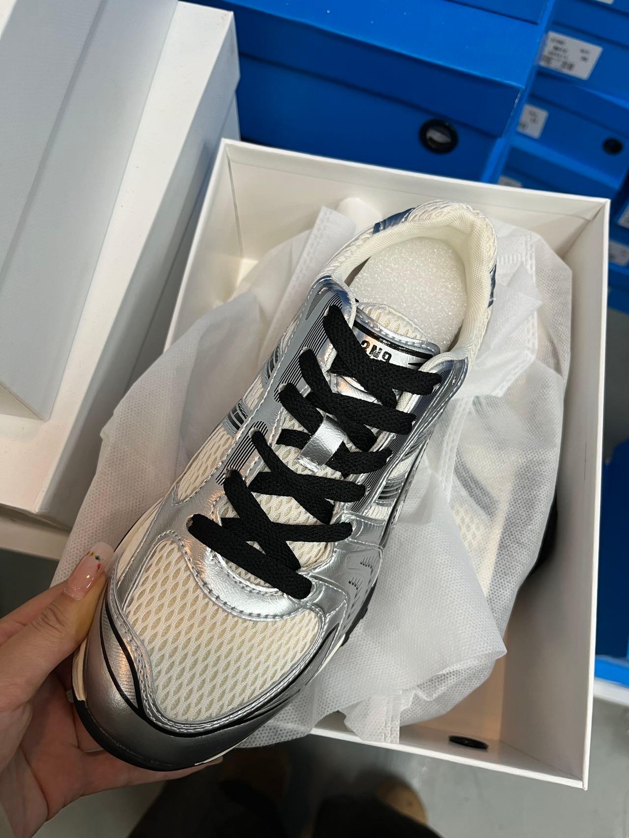 171-001 时尚百搭休闲鞋