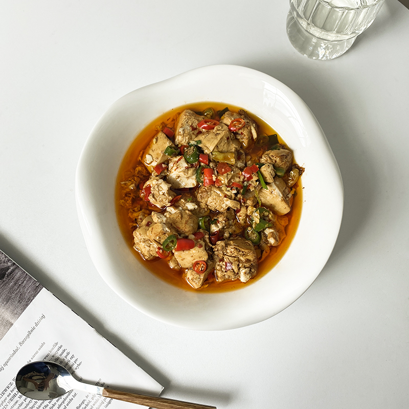 8寸20cm麻婆豆腐专用盘子蒸鱼盘子家用陶瓷菜盘纯白大盘子