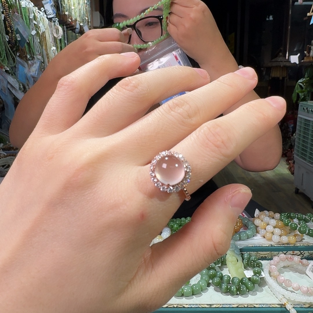 兔***卜南红玛瑙银S925镶嵌戒指