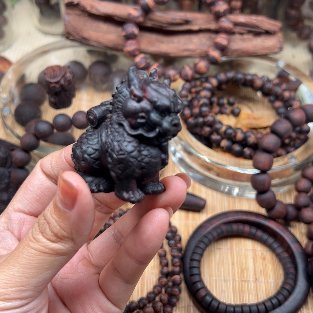 橙***棕降真香无事牌麒麟