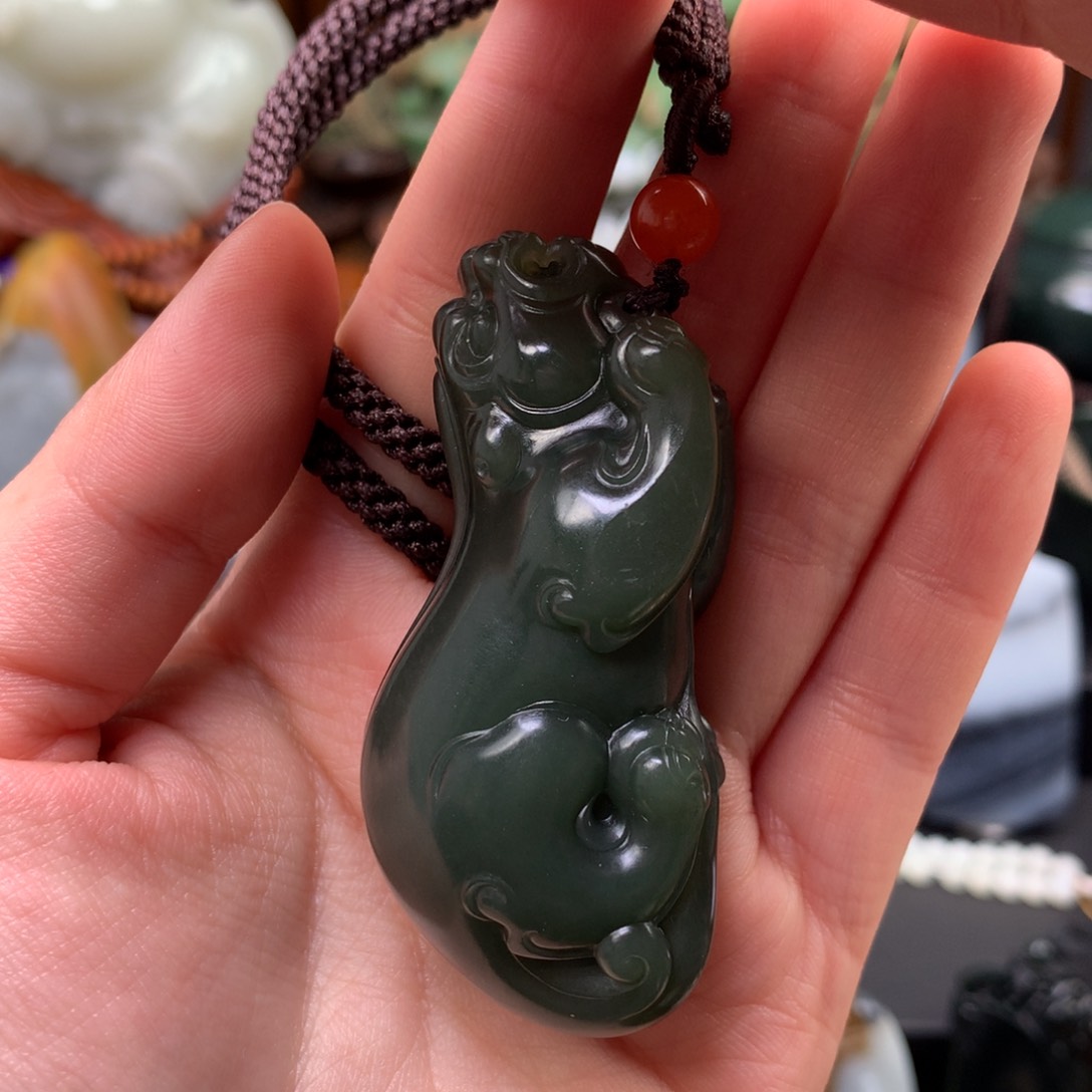 和田玉吊坠未镶嵌