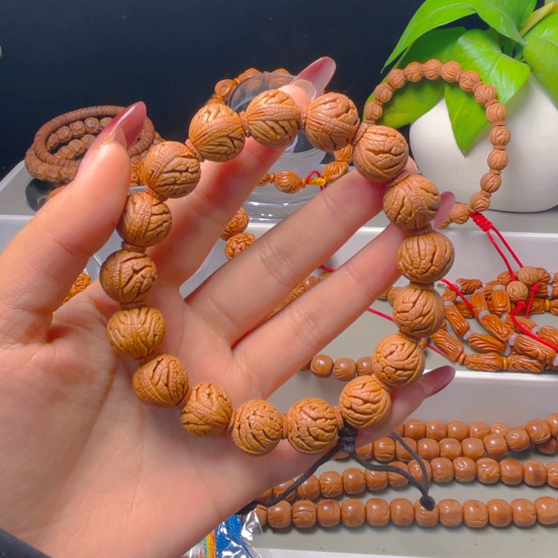 大***粥秦岭龙纹桃核手串