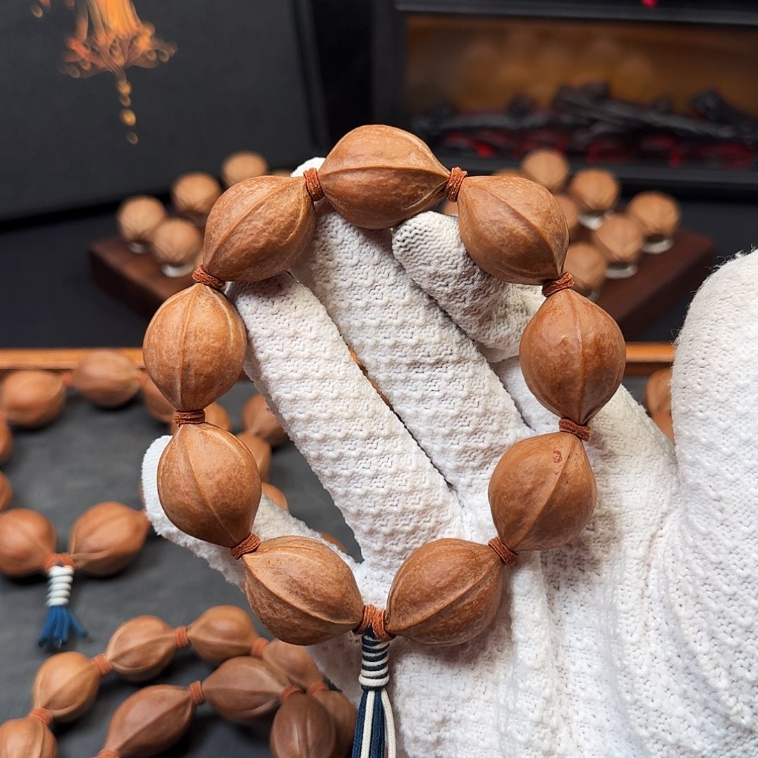 2.1*2.9大尺寸头货原生态梅林铁核手串