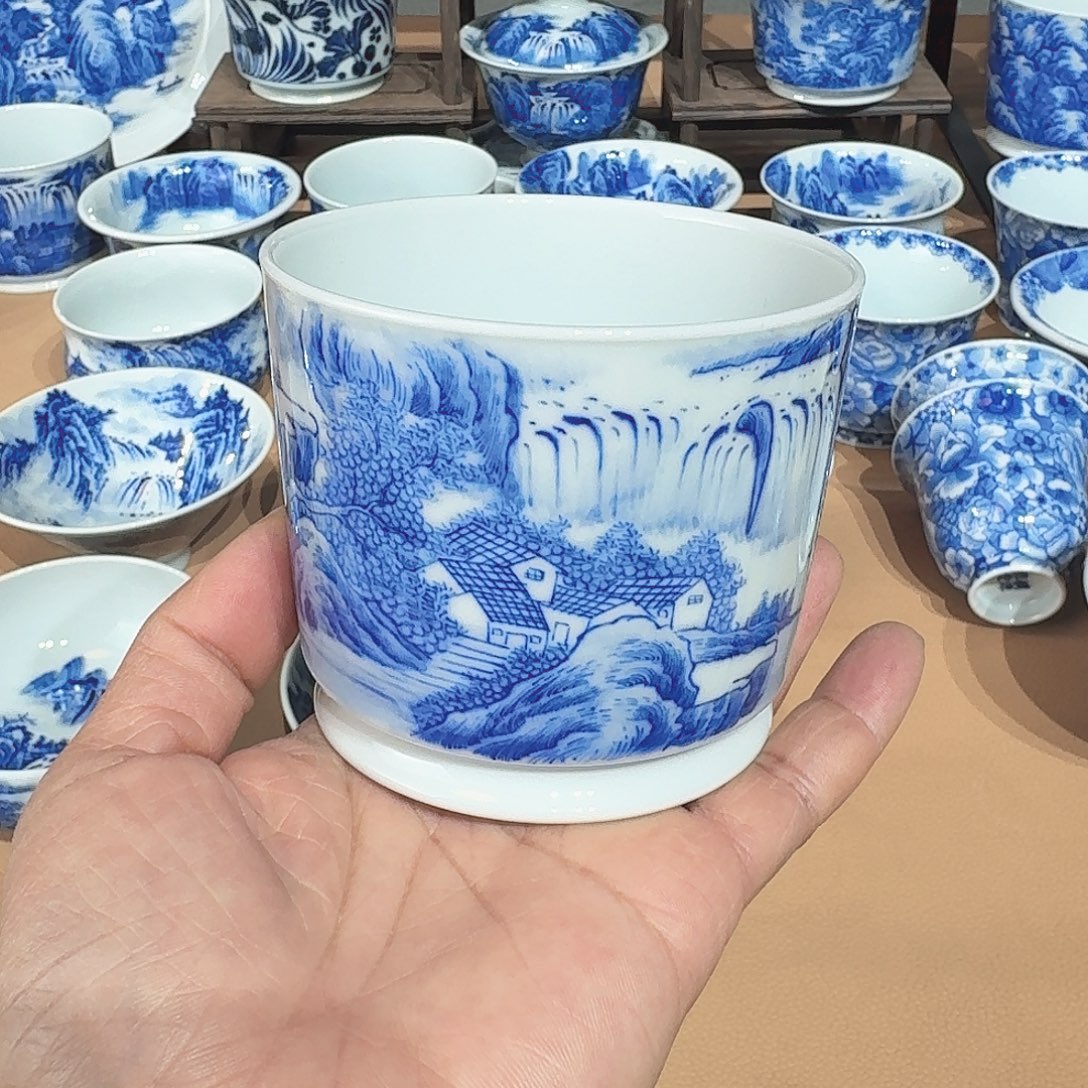 景德镇纯手绘荣天杯