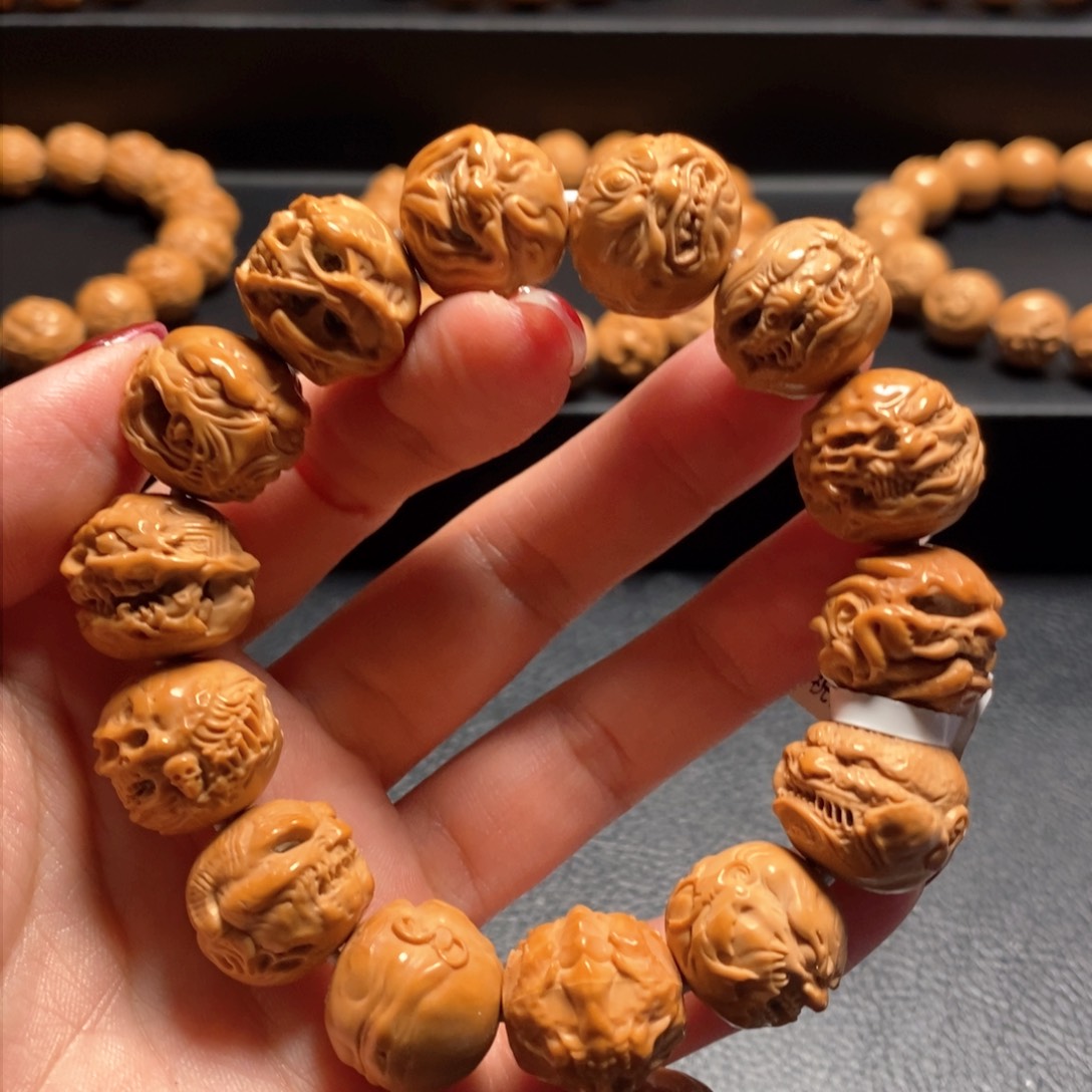 猴头核桃手串风****向死而生