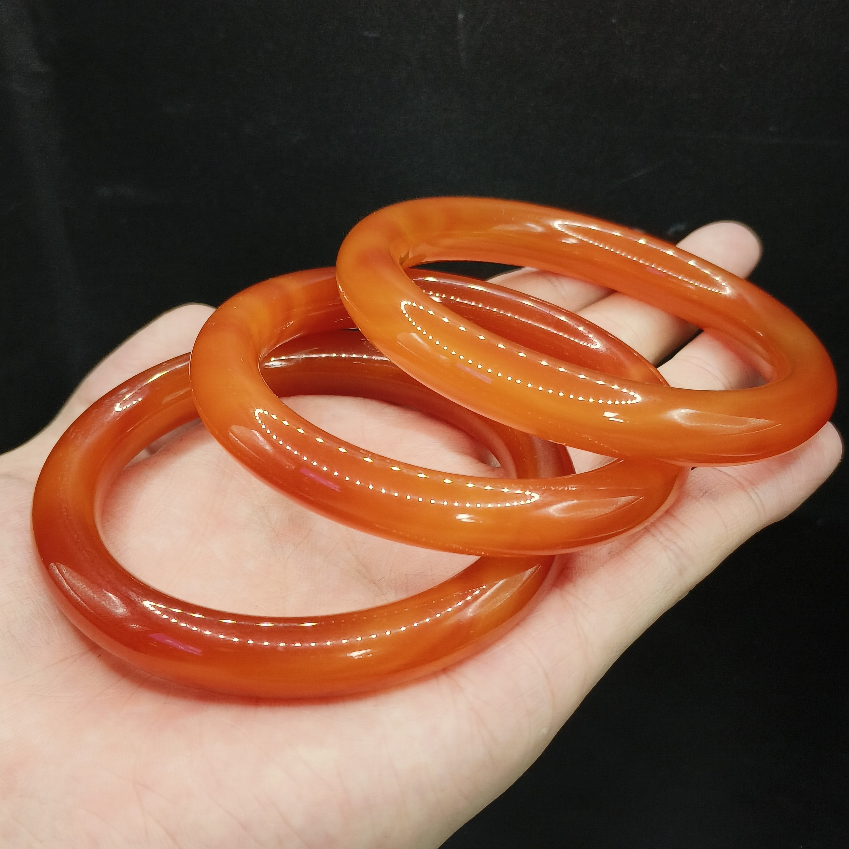 【李想精选】牛血红圆条手镯J7【多样性发其一】圈口52-64mm