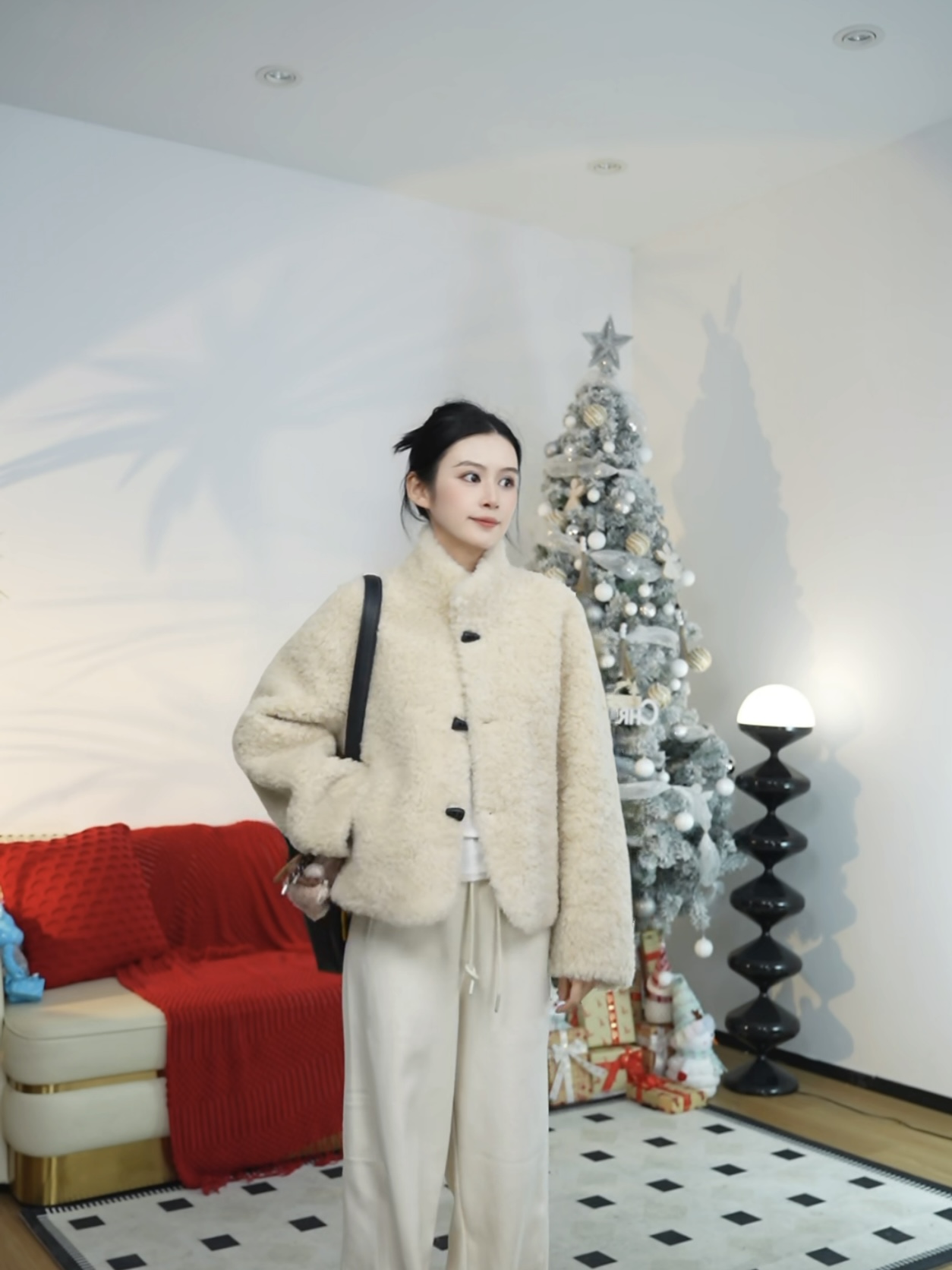 韩系文艺牛角扣 时尚小立领短款100绵羊羔毛设计师毛毛外套女冬